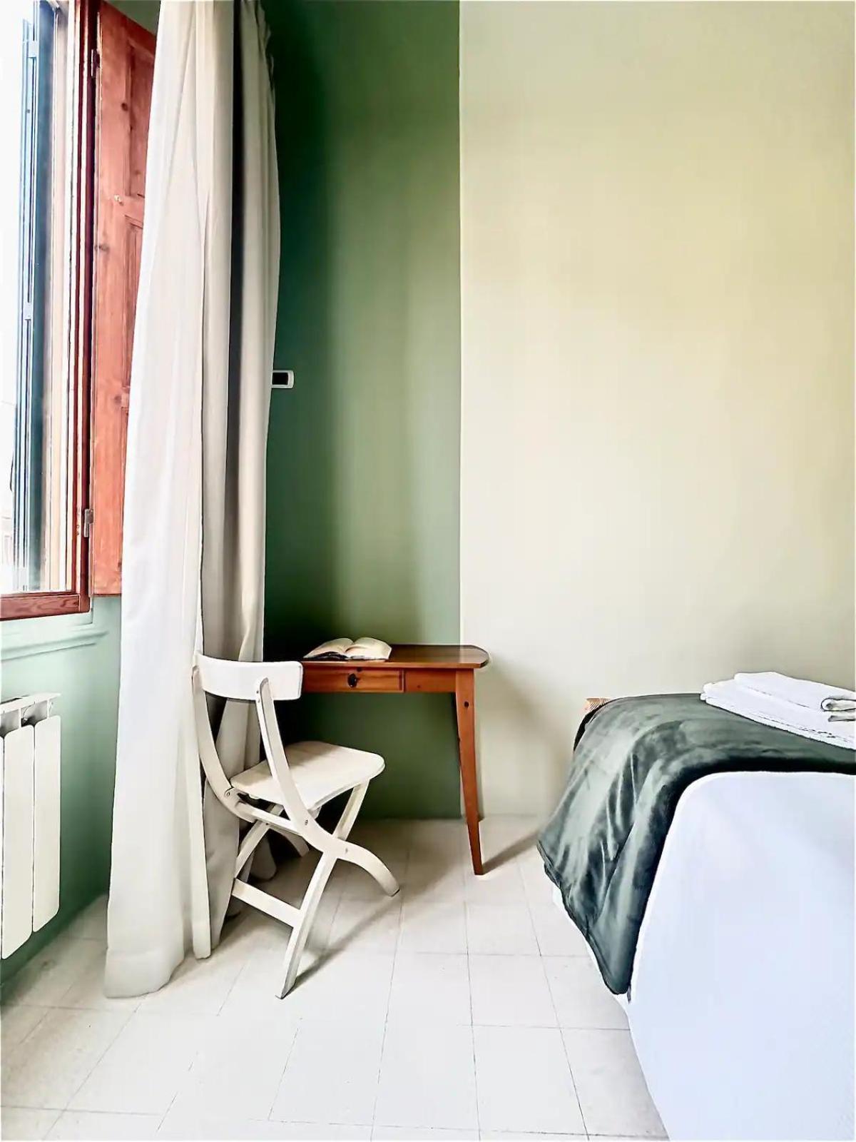 Raffaelli Rooms Travel Florence Close San Frediano Ngoại thất bức ảnh